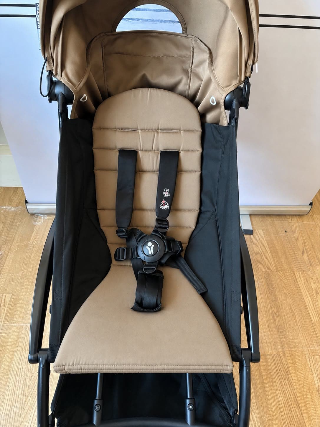 After cleaning, the Icandy pram seat and frame looking fresh and tidy.